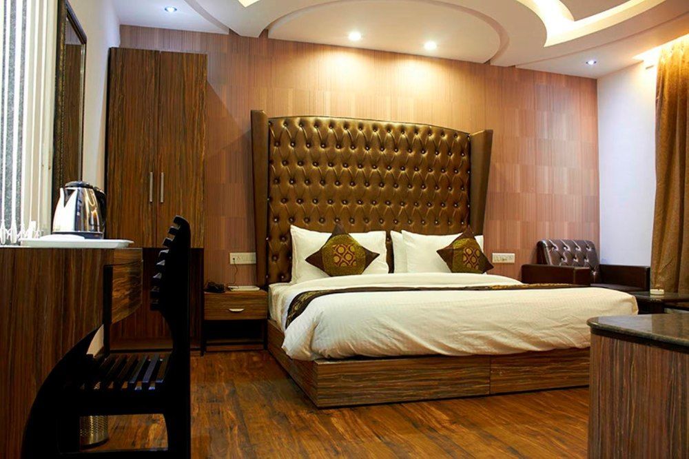 Hotel Waterfall Delhi  Buitenkant foto