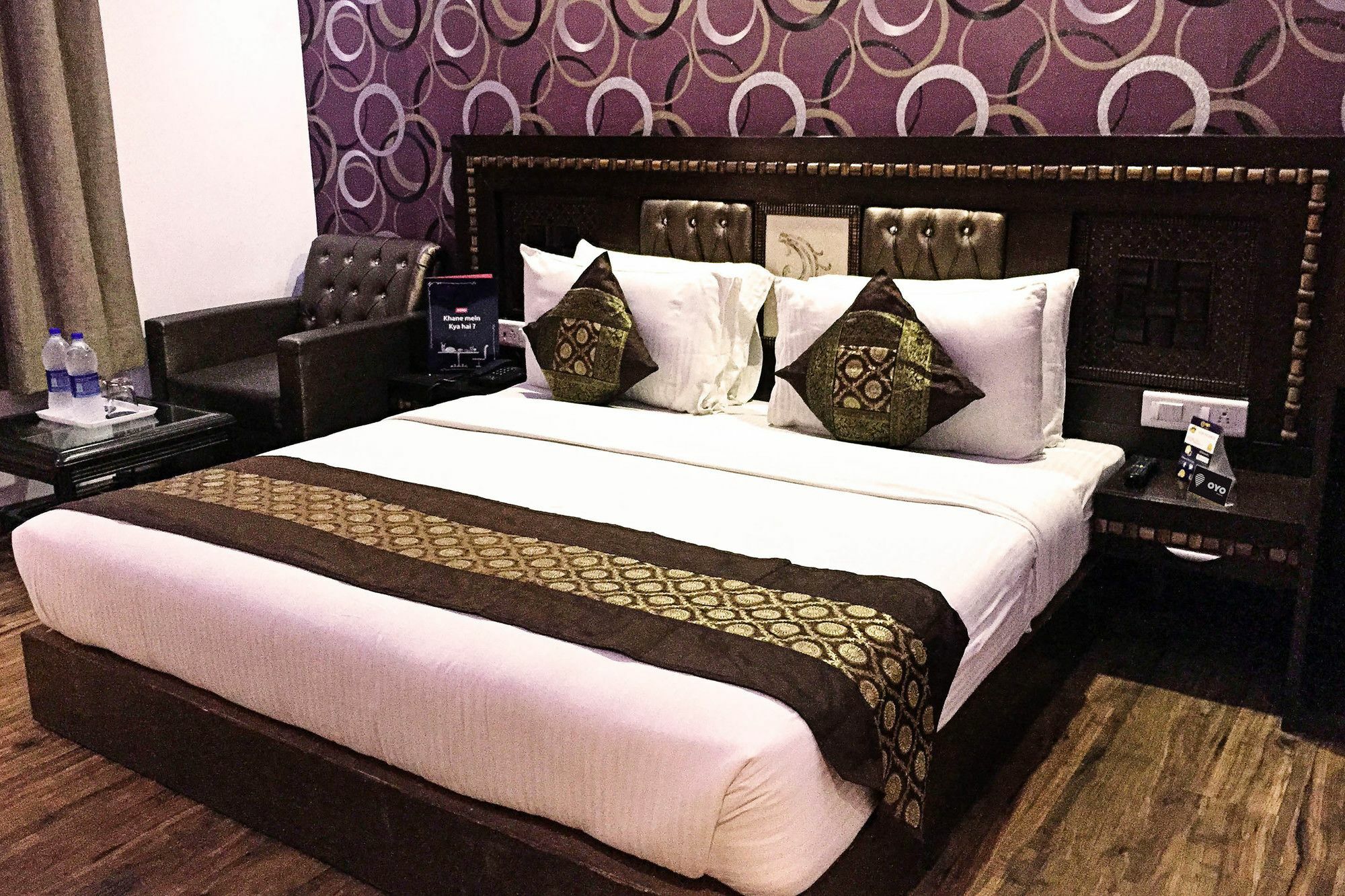 Hotel Waterfall Delhi  Buitenkant foto