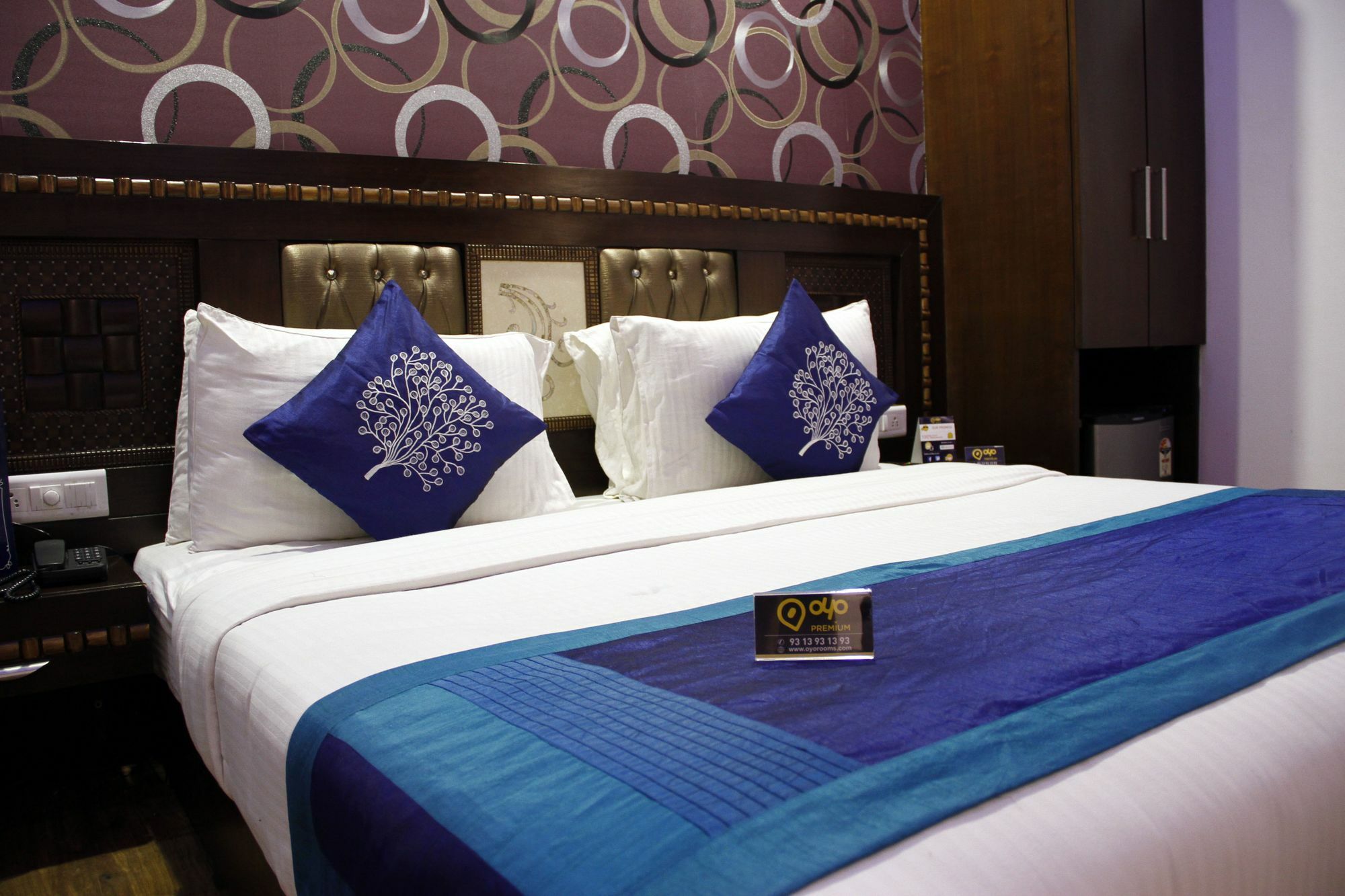 Hotel Waterfall Delhi  Buitenkant foto