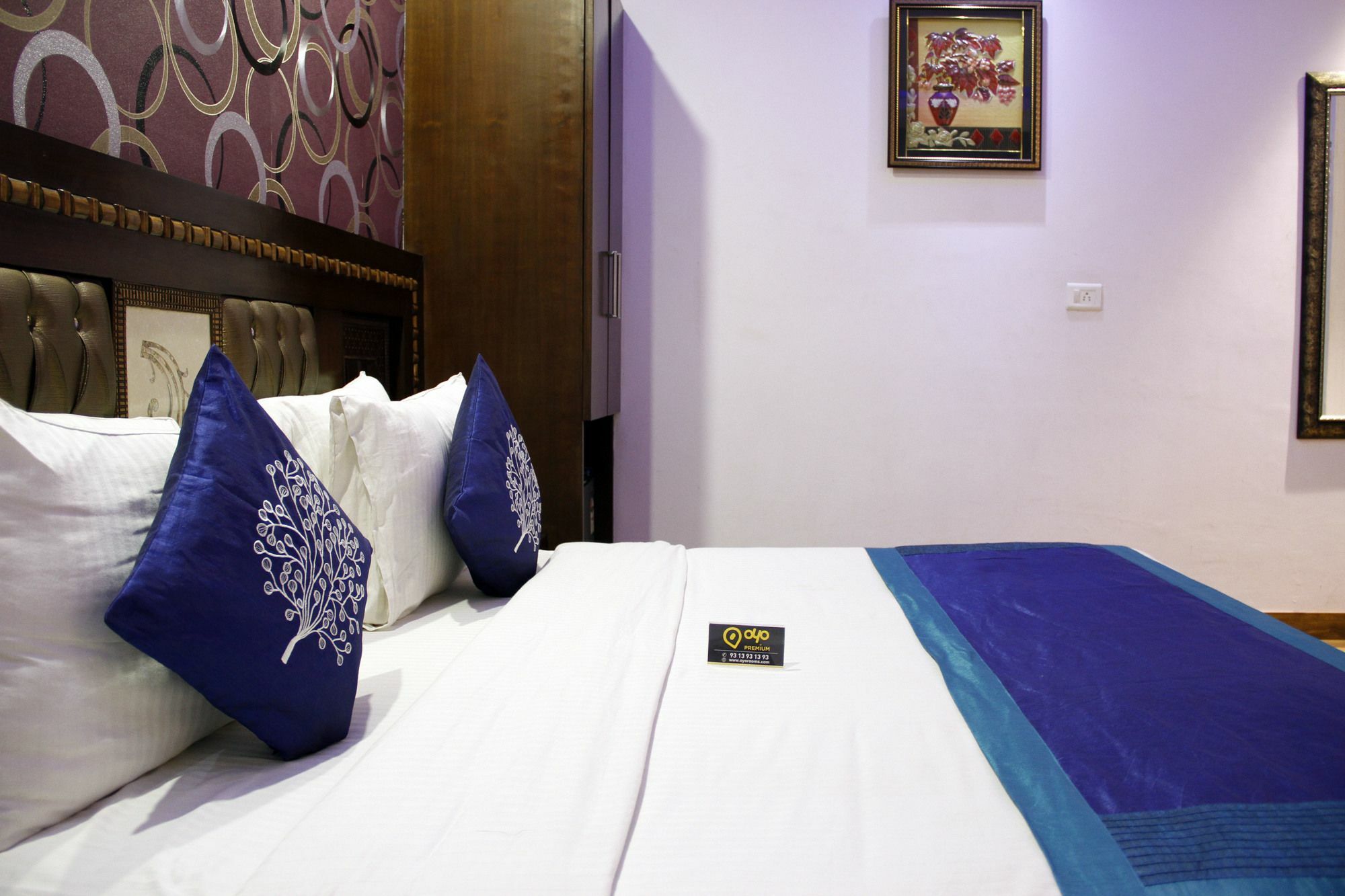 Hotel Waterfall Delhi  Buitenkant foto