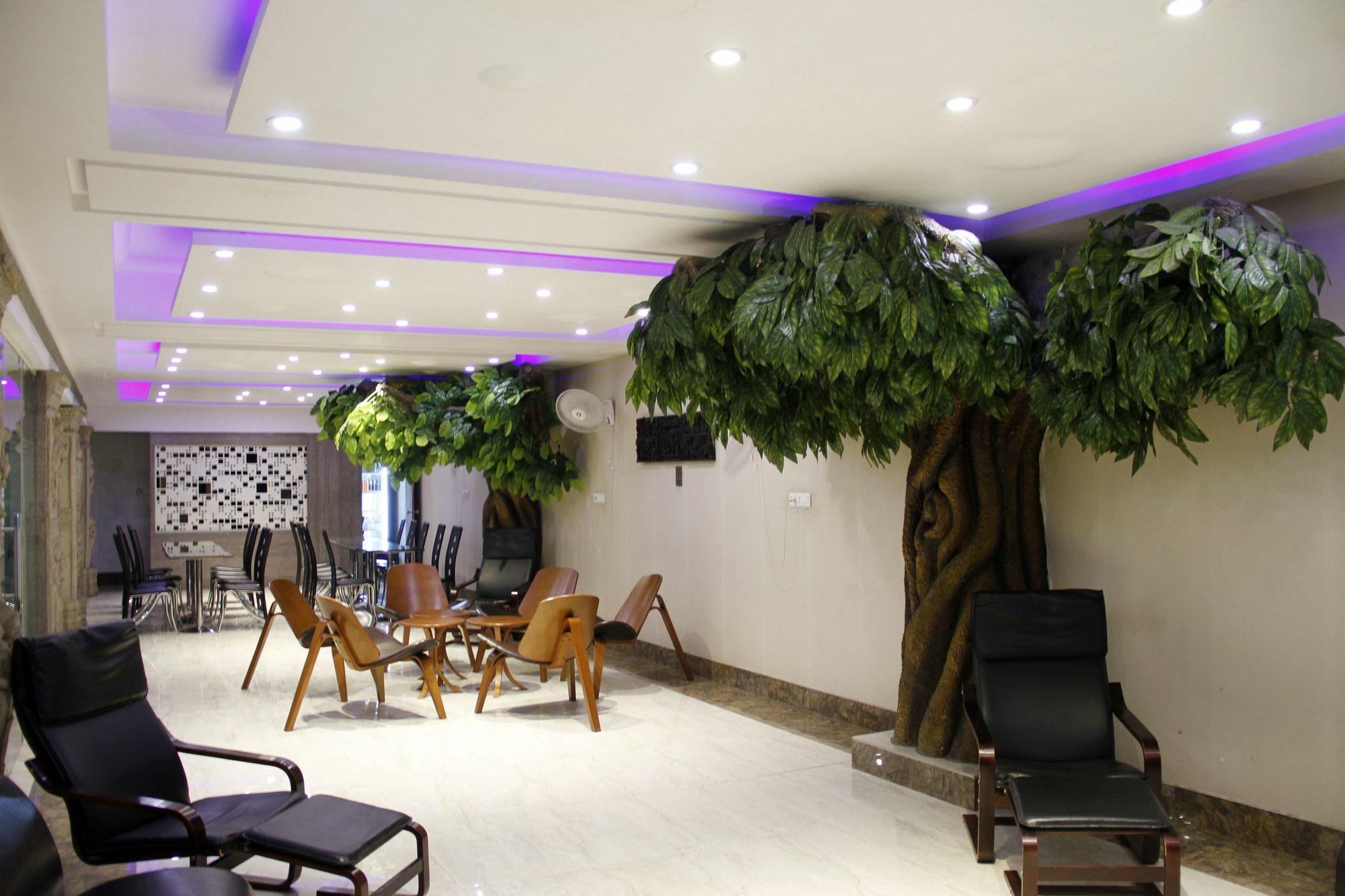 Hotel Waterfall Delhi  Buitenkant foto