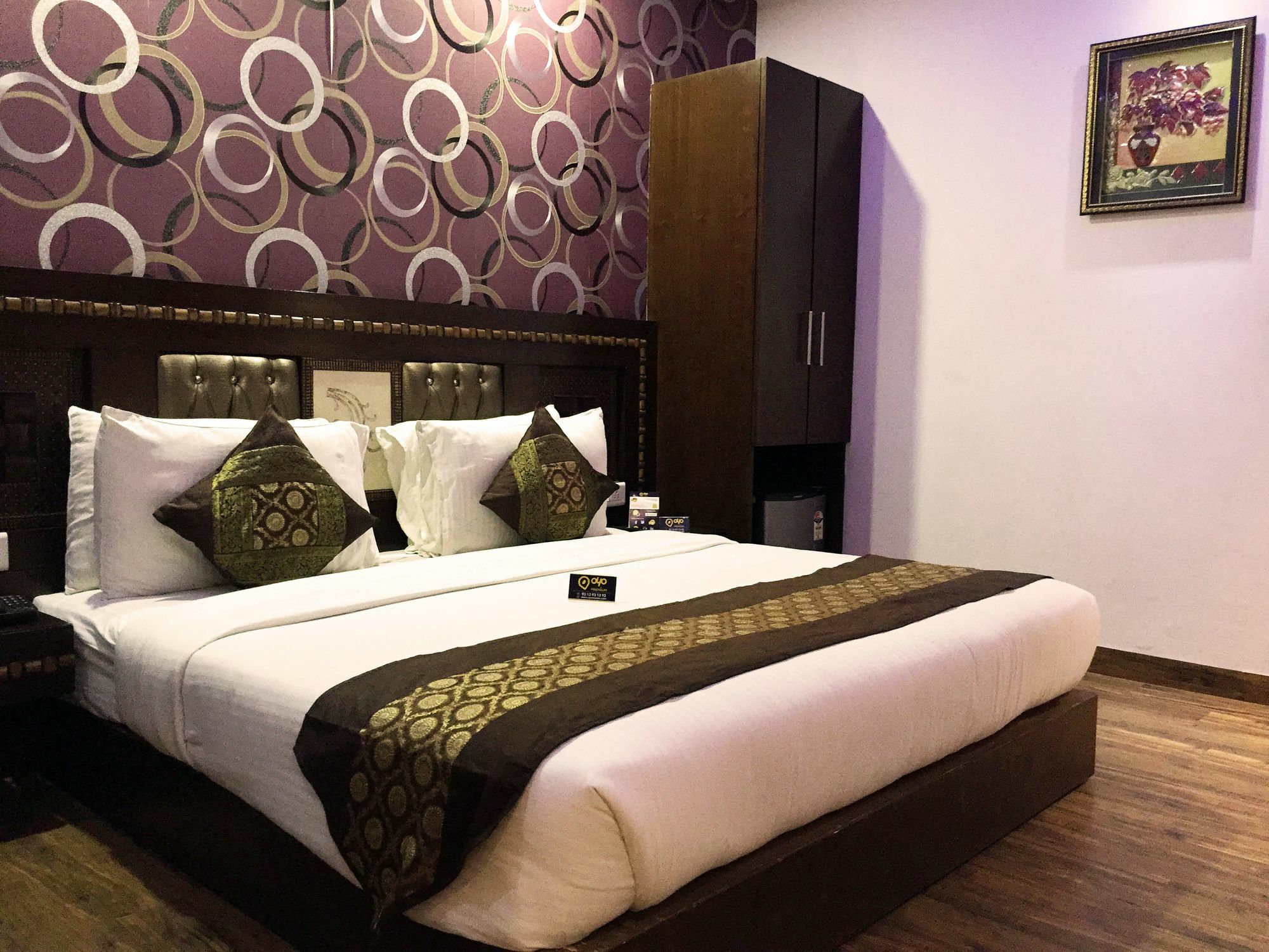 Hotel Waterfall Delhi  Buitenkant foto